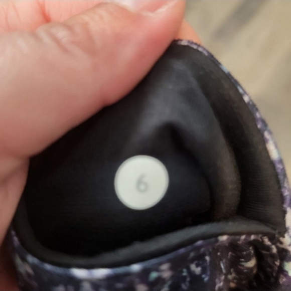 Lululemon Journey Crop - Picture 3 of 10